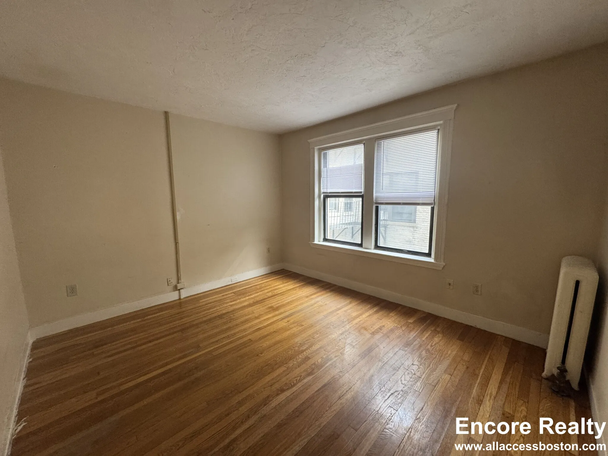 Studio bed, 1 bath apartment for rent at 11 Peterborough St Unit 13, Fenway — photo 1 of 8