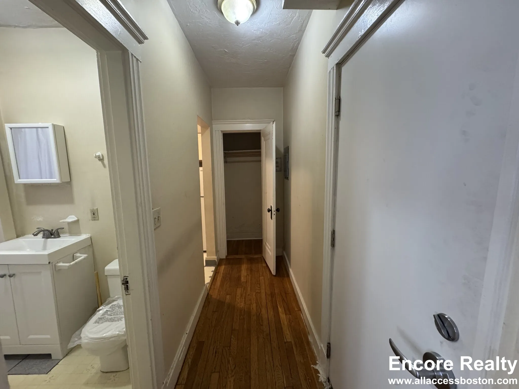 Studio bed, 1 bath apartment for rent at 11 Peterborough St Unit 13, Fenway — photo 7 of 8