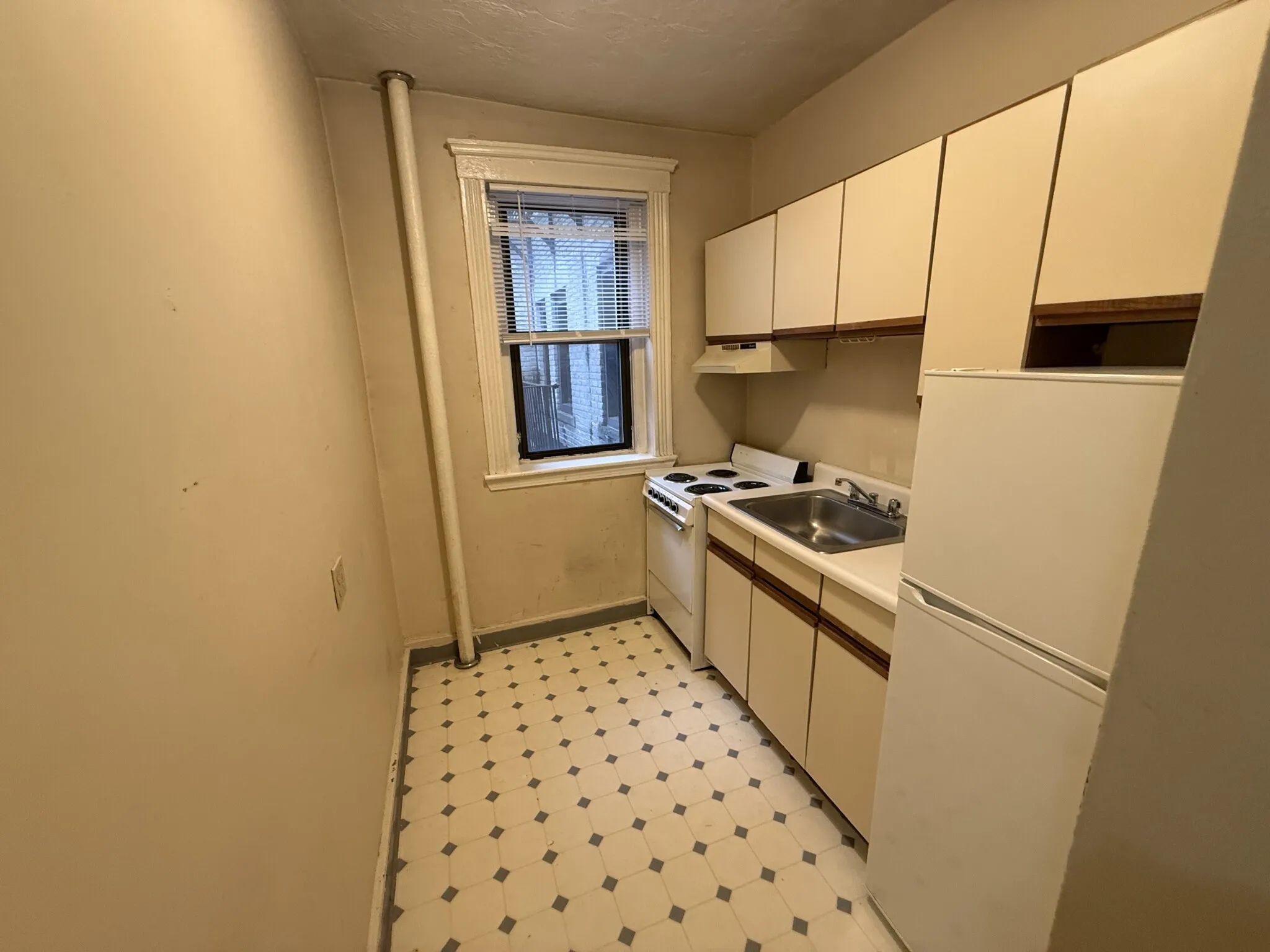 Studio bed, 1 bath apartment for rent at 11 Peterborough St Unit 15, Fenway — photo 5 of 9