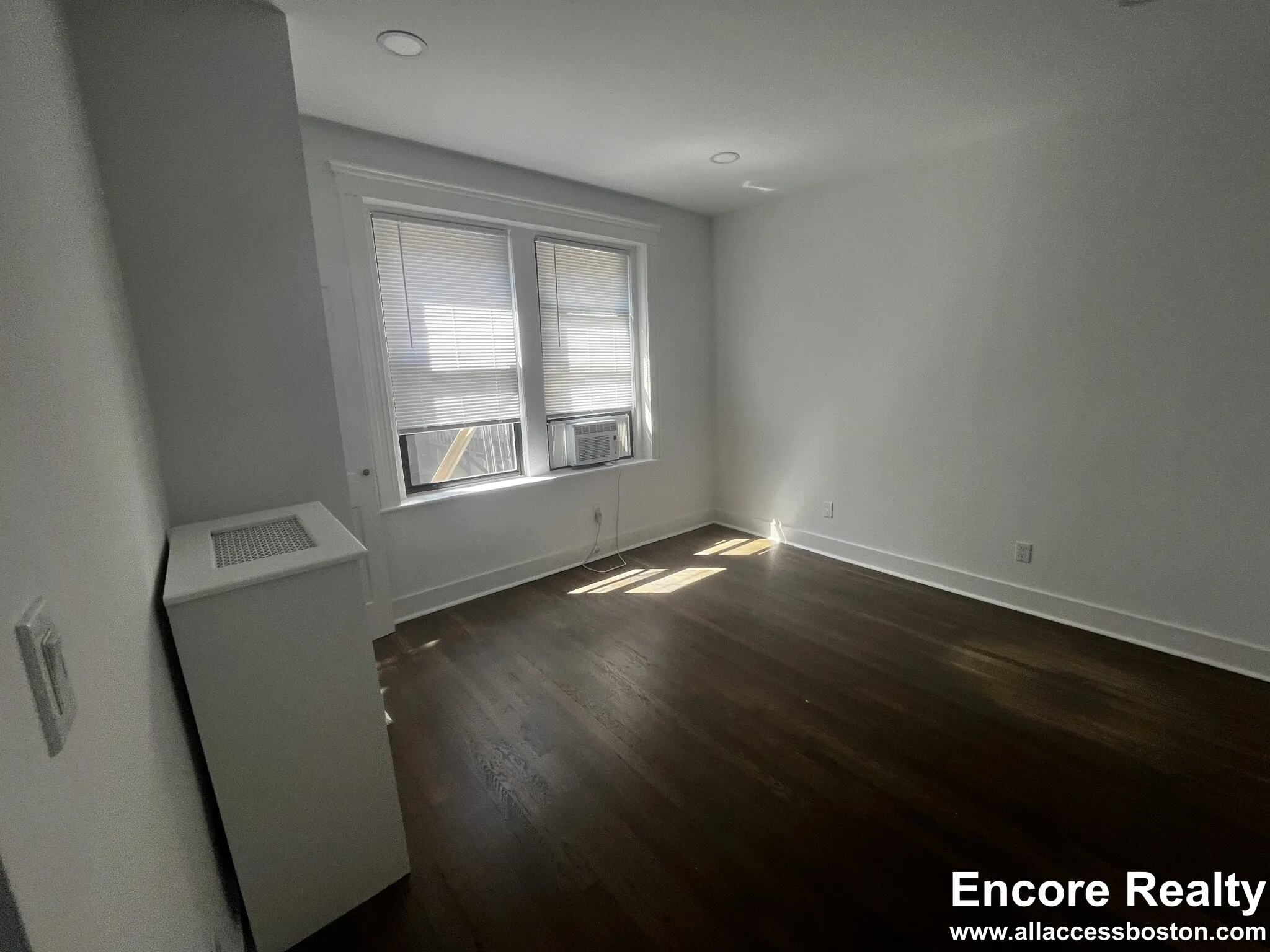 Studio bed, 1 bath apartment for rent at 11 Peterborough St Unit 18, Fenway — photo 2 of 5