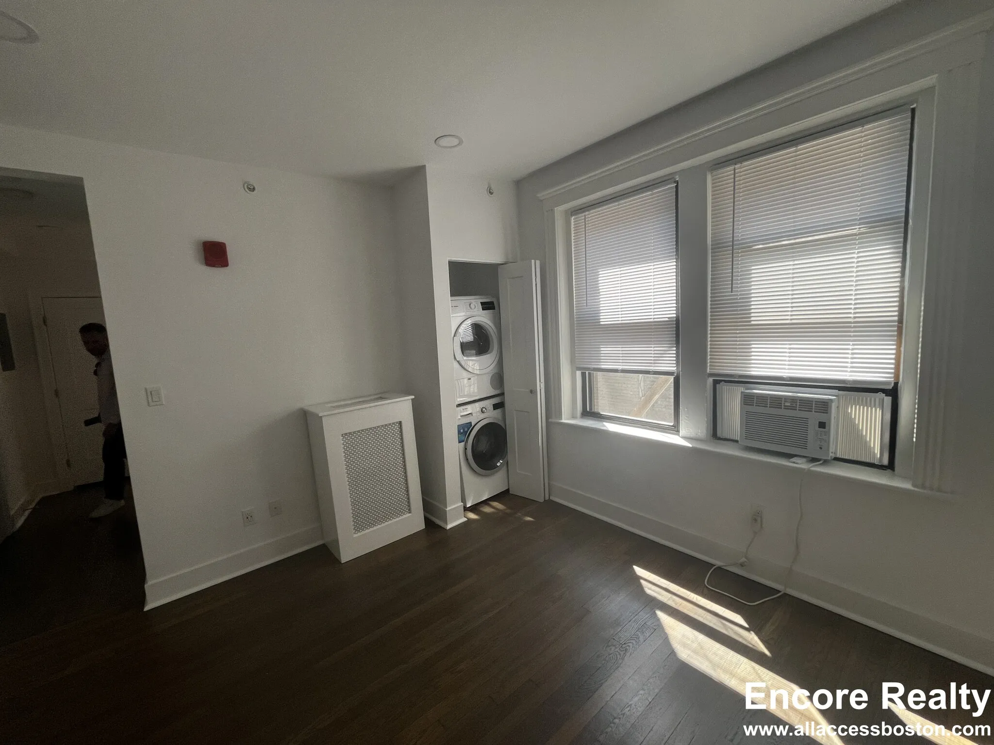 Studio bed, 1 bath apartment for rent at 11 Peterborough St Unit 18, Fenway — photo 3 of 5