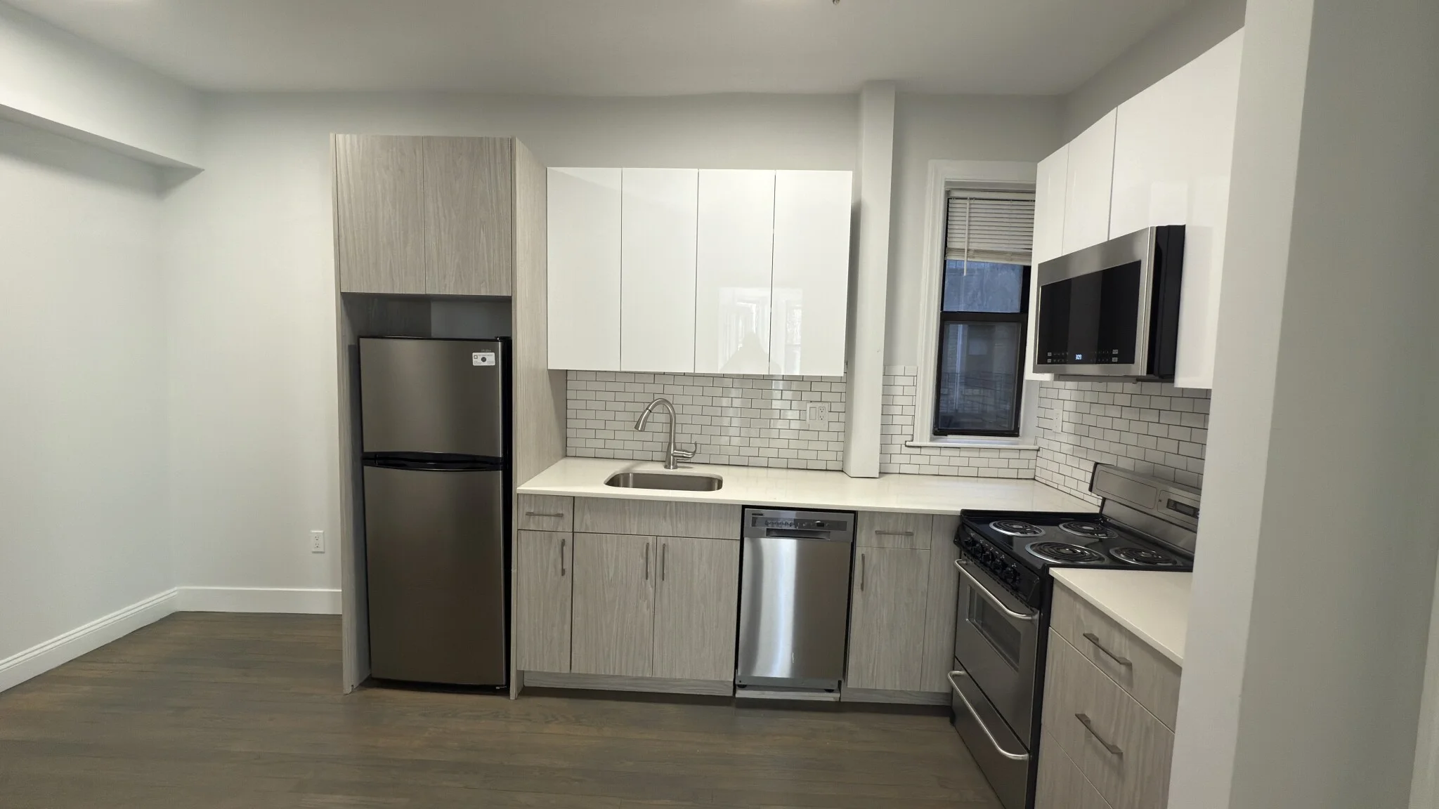 Studio bed, 1 bath apartment for rent at 11 Peterborough St Unit 28F, Fenway — photo 3 of 16