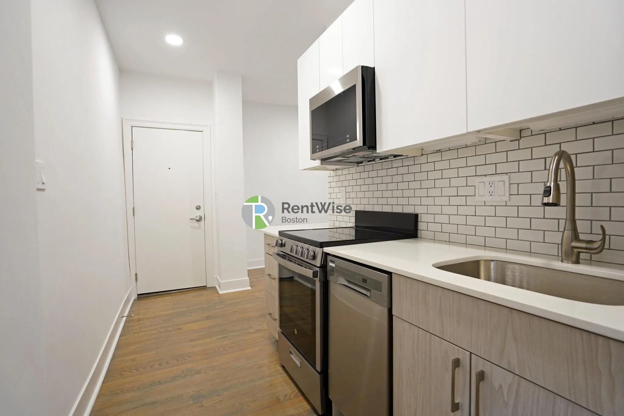 2 bed, 1 bath apartment for rent at 11 Peterborough St Unit 3, Fenway — photo 4 of 21