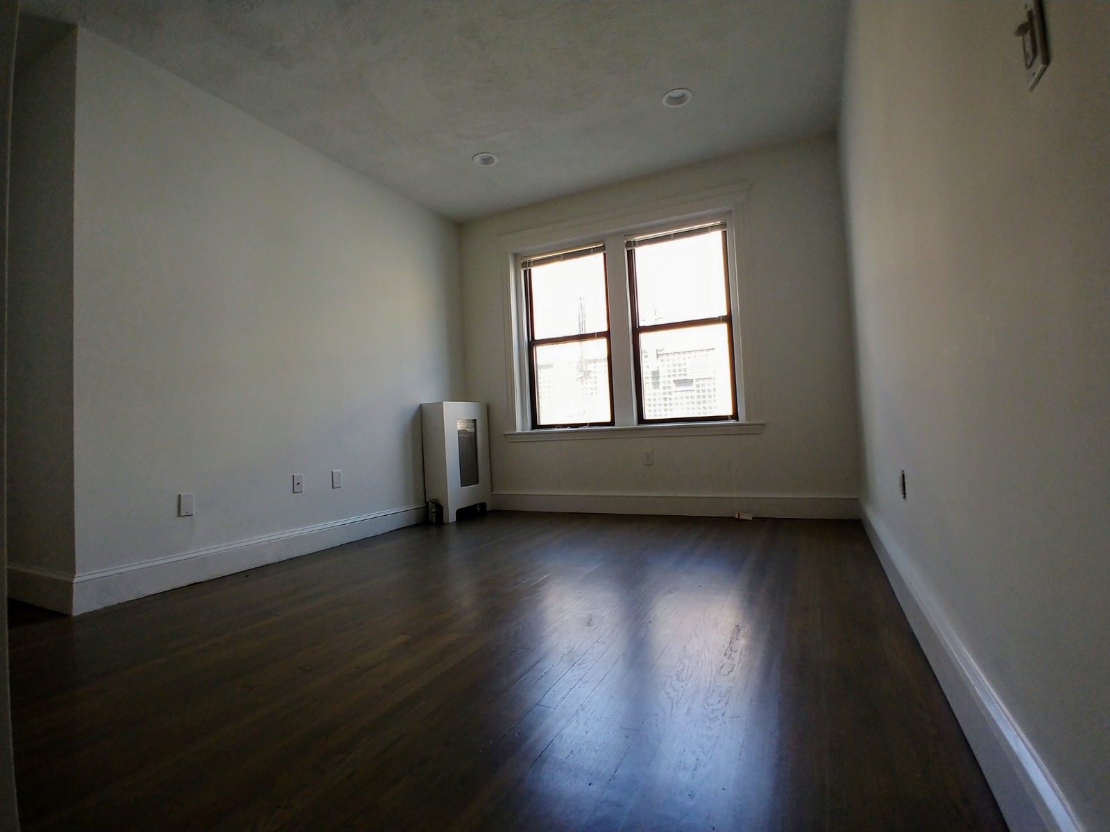 2 bed, 1 bath apartment for rent at 11 Peterborough St Unit 4D, Fenway — photo 2 of 11