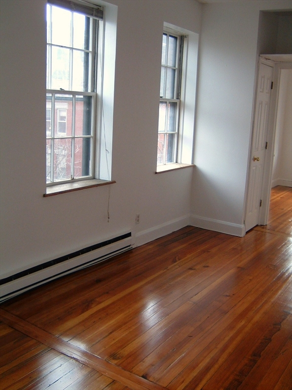 2 bed, 1 bath apartment for rent at 11 Phillips St Unit 7, Beacon Hill — photo 13 of 23