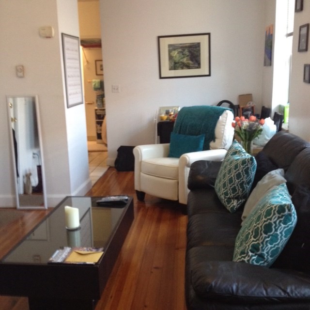 2 bed, 1 bath apartment for rent at 11 Phillips St Unit 7, Beacon Hill — photo 1 of 23