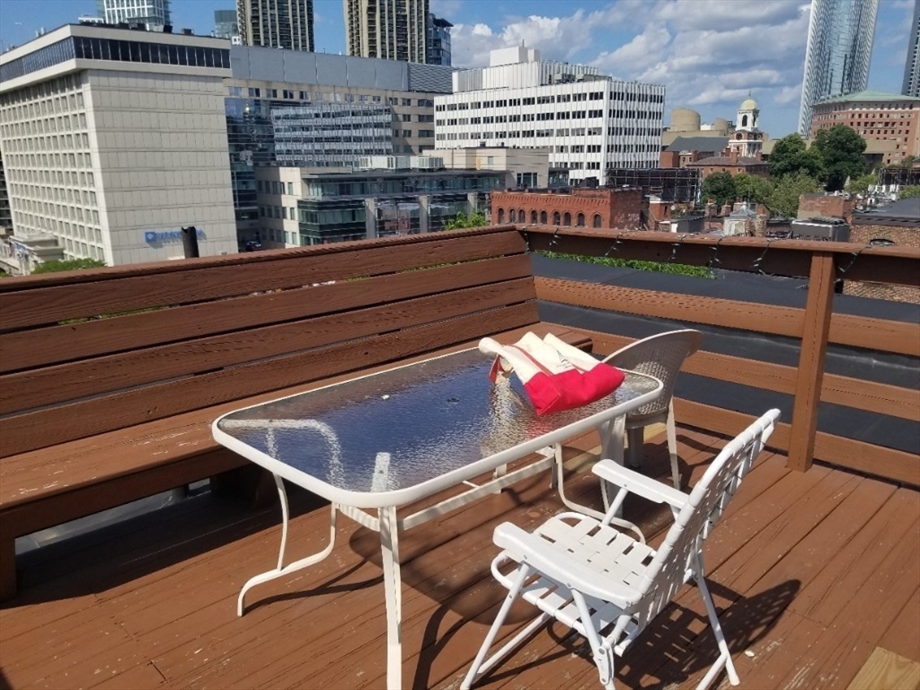 2 bed, 1 bath apartment for rent at 11 Phillips St Unit 7, Beacon Hill — photo 21 of 23