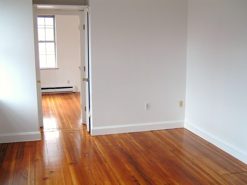 2 bed, 1 bath apartment for rent at 11 Phillips St Unit 7, Beacon Hill — photo 14 of 23