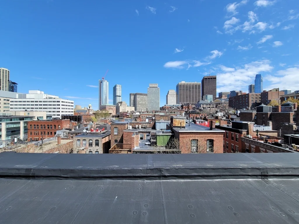 2 bed, 1 bath apartment for rent at 11 Phillips Unit 8, Beacon Hill — photo 11 of 14