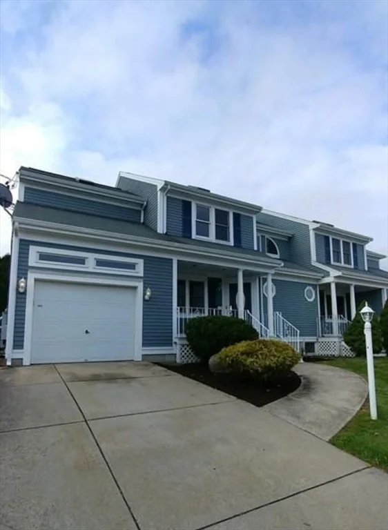 3 bed, 1 bath apartment for rent at 11 Pike St Unit 11, Dartmouth — photo 2 of 12
