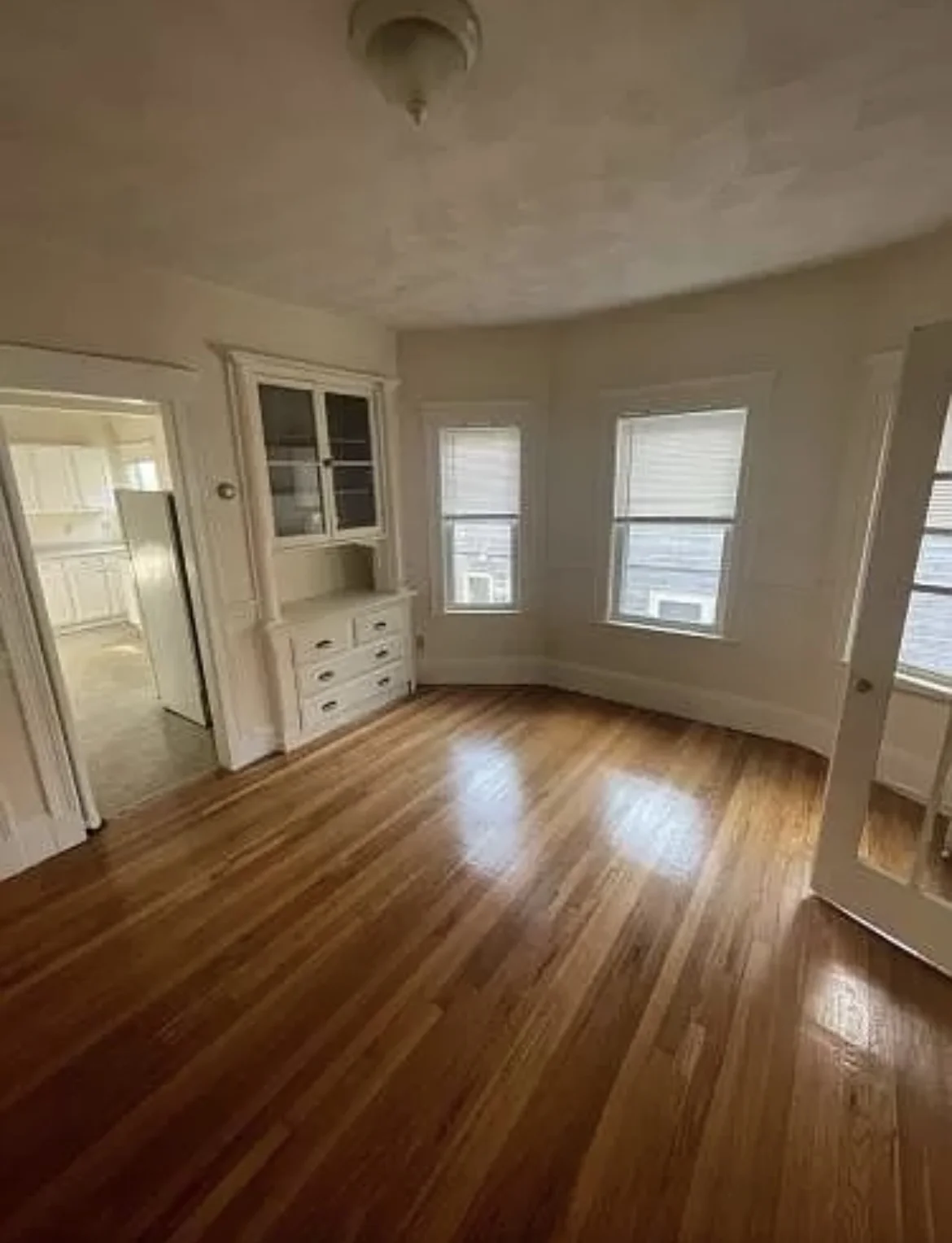 4 bed, 1 bath apartment for rent at 11 Pinkham Rd Unit 2, Medford — photo 2 of 28