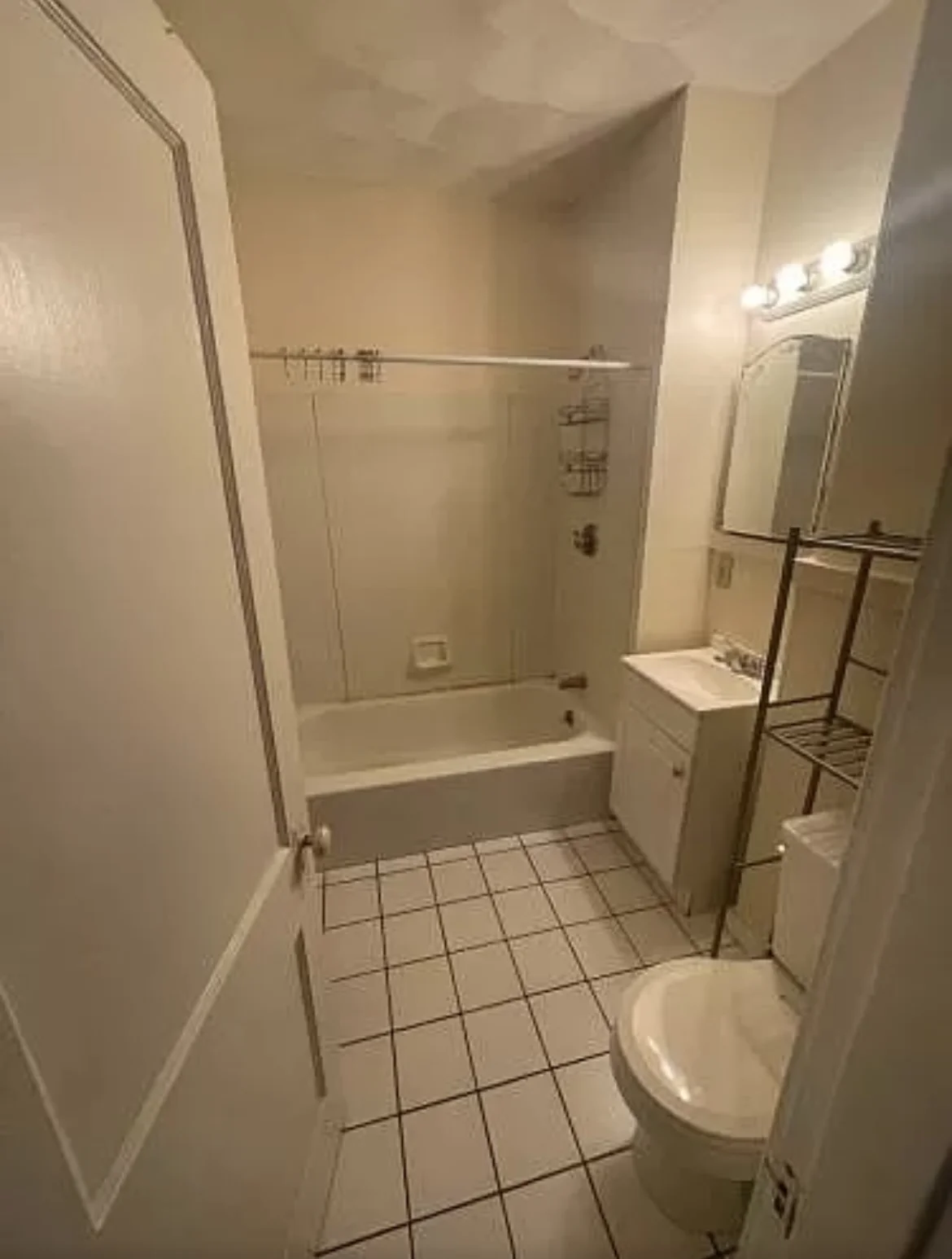 4 bed, 1 bath apartment for rent at 11 Pinkham Rd Unit 2, Medford — photo 25 of 28