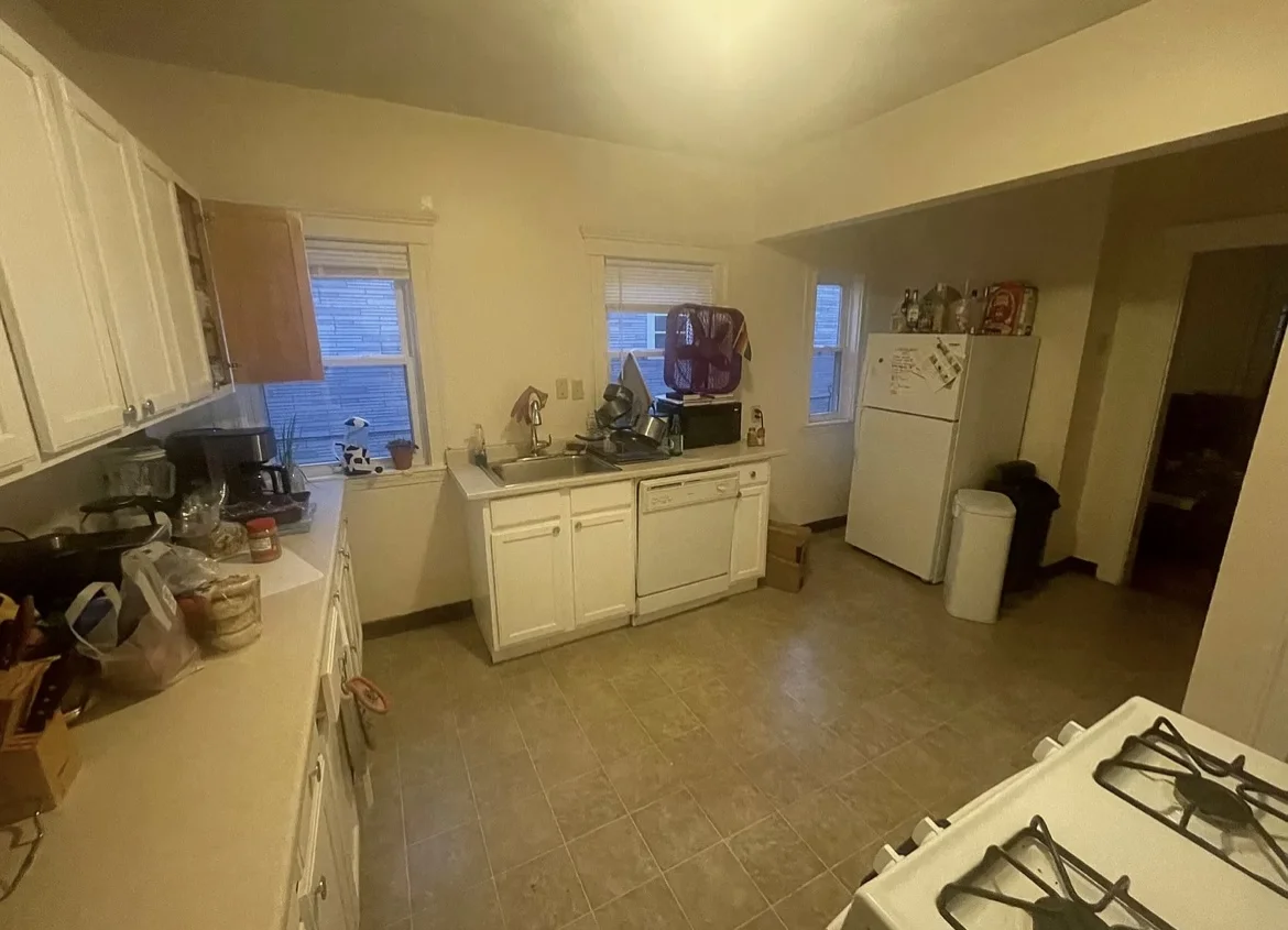 4 bed, 1 bath apartment for rent at 11 Pinkham Rd Unit 2, Medford — photo 6 of 28