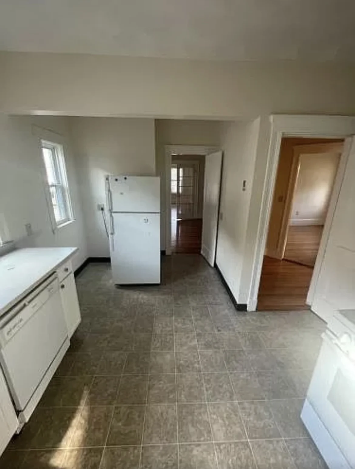 4 bed, 1 bath apartment for rent at 11 Pinkham Rd Unit 2, Medford — photo 7 of 28