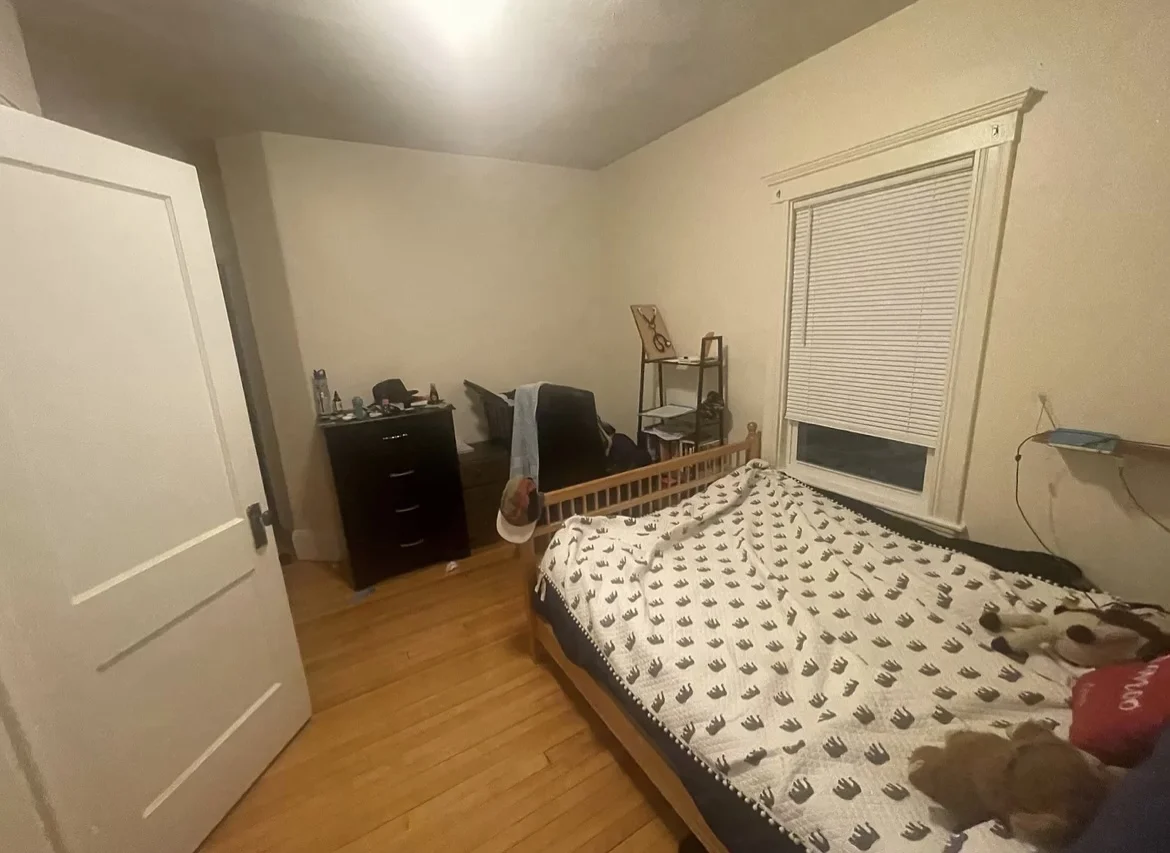 4 bed, 1 bath apartment for rent at 11 Pinkham Rd Unit 2, Medford — photo 18 of 28