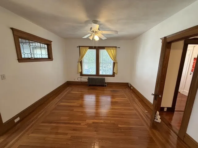 2.5 bed, 1 bath apartment for rent at 11 Playstead Rd Unit 2, Newton Corner — photo 1 of 19