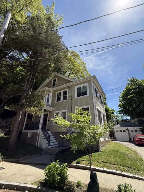 2.5 bed, 1 bath apartment for rent at 11 Playstead Rd Unit 2, Newton Corner — photo 18 of 19
