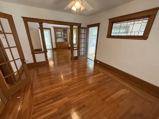 2.5 bed, 1 bath apartment for rent at 11 Playstead Rd Unit 2, Newton Corner — photo 3 of 19