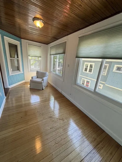 2.5 bed, 1 bath apartment for rent at 11 Playstead Rd Unit 2, Newton Corner — photo 6 of 19