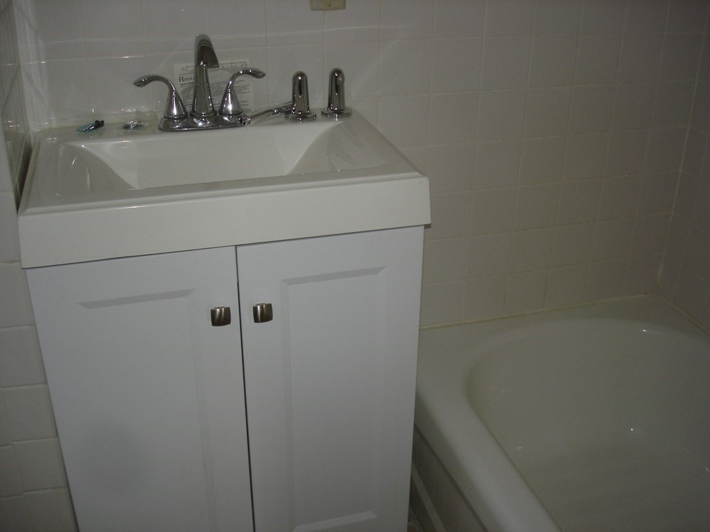 2 bed, 1 bath apartment for rent at 11 Pleasant St Unit 1, Ayer — photo 7 of 17