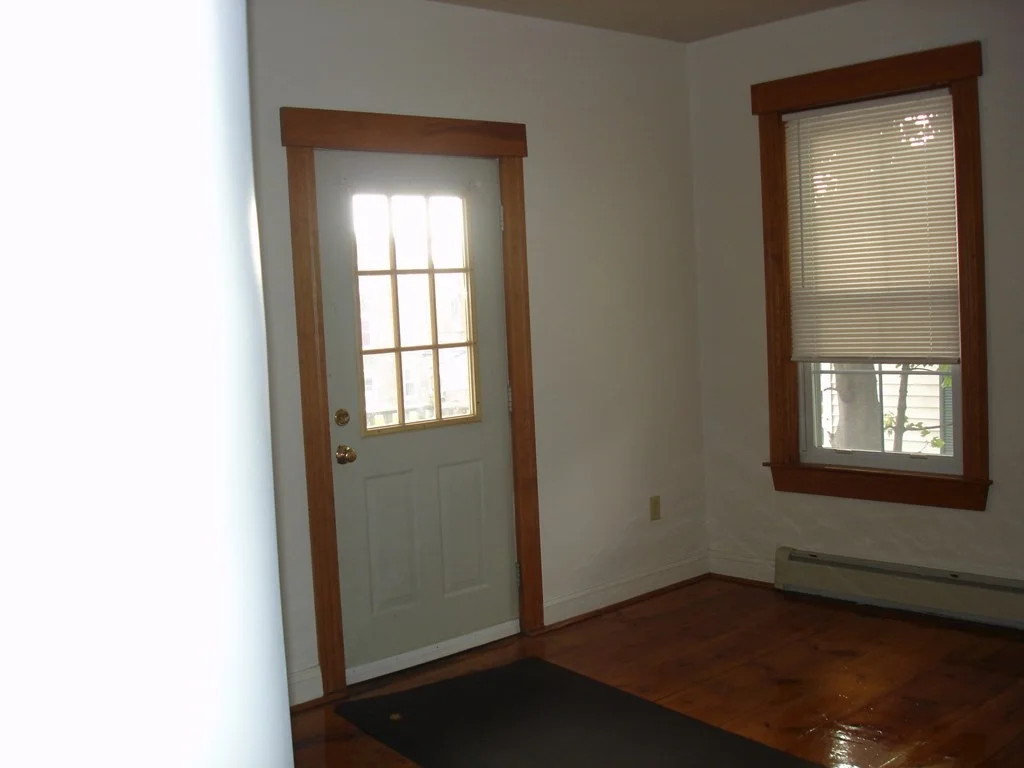 2 bed, 1 bath apartment for rent at 11 Pleasant St Unit 2 front, Ayer — photo 4 of 8