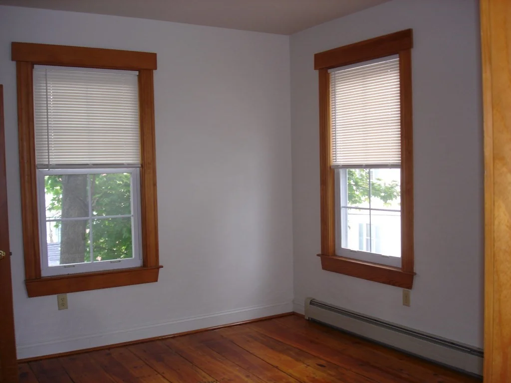 2 bed, 1 bath apartment for rent at 11 Pleasant St Unit 2 front, Ayer — photo 6 of 8
