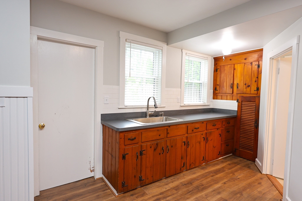 1 bed, 1 bath apartment for rent at 11 Pond St Unit 1, Weymouth — photo 4 of 23