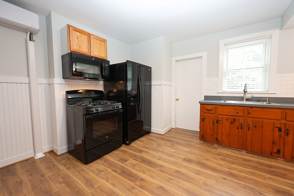 1 bed, 1 bath apartment for rent at 11 Pond St Unit 1, Weymouth — photo 12 of 23