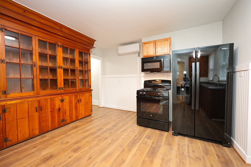 1 bed, 1 bath apartment for rent at 11 Pond St Unit 1, Weymouth — photo 11 of 23