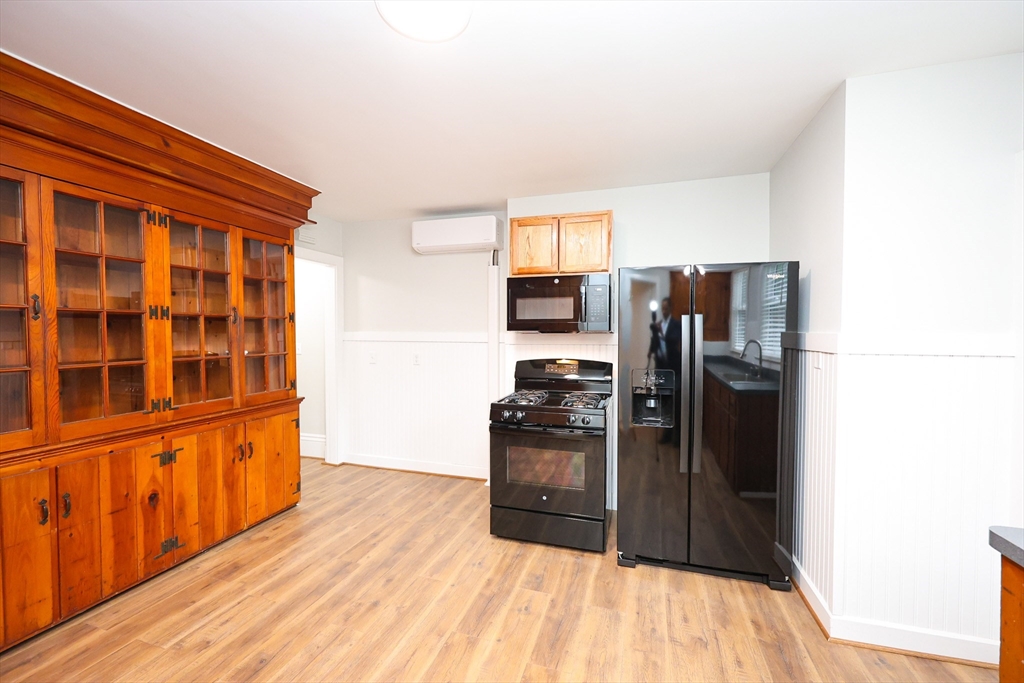 1 bed, 1 bath apartment for rent at 11 Pond St Unit 1, Weymouth — photo 6 of 23