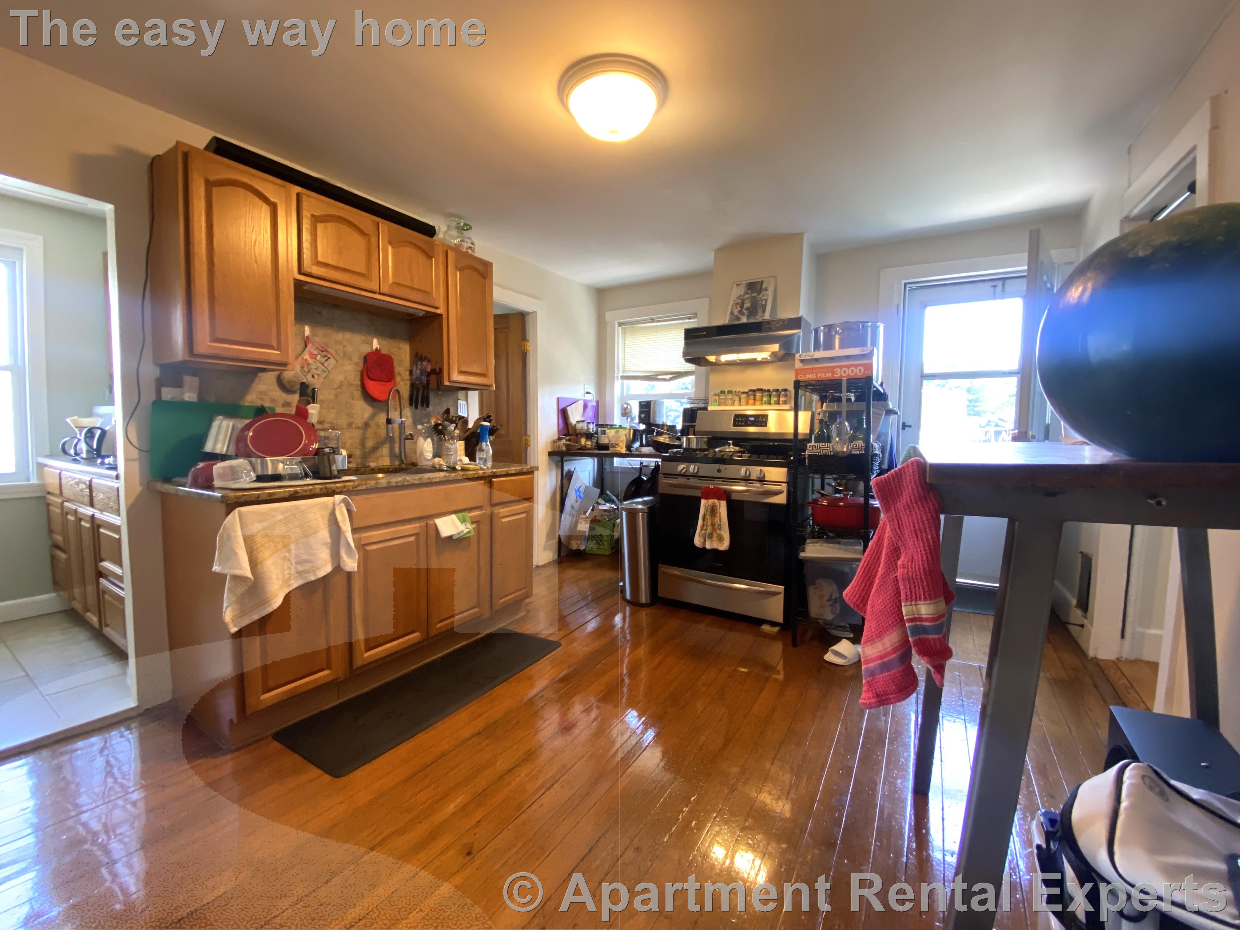 3 bed, 1 bath apartment for rent at 11 Prescott St Unit 3, Union Square — photo 2 of 22