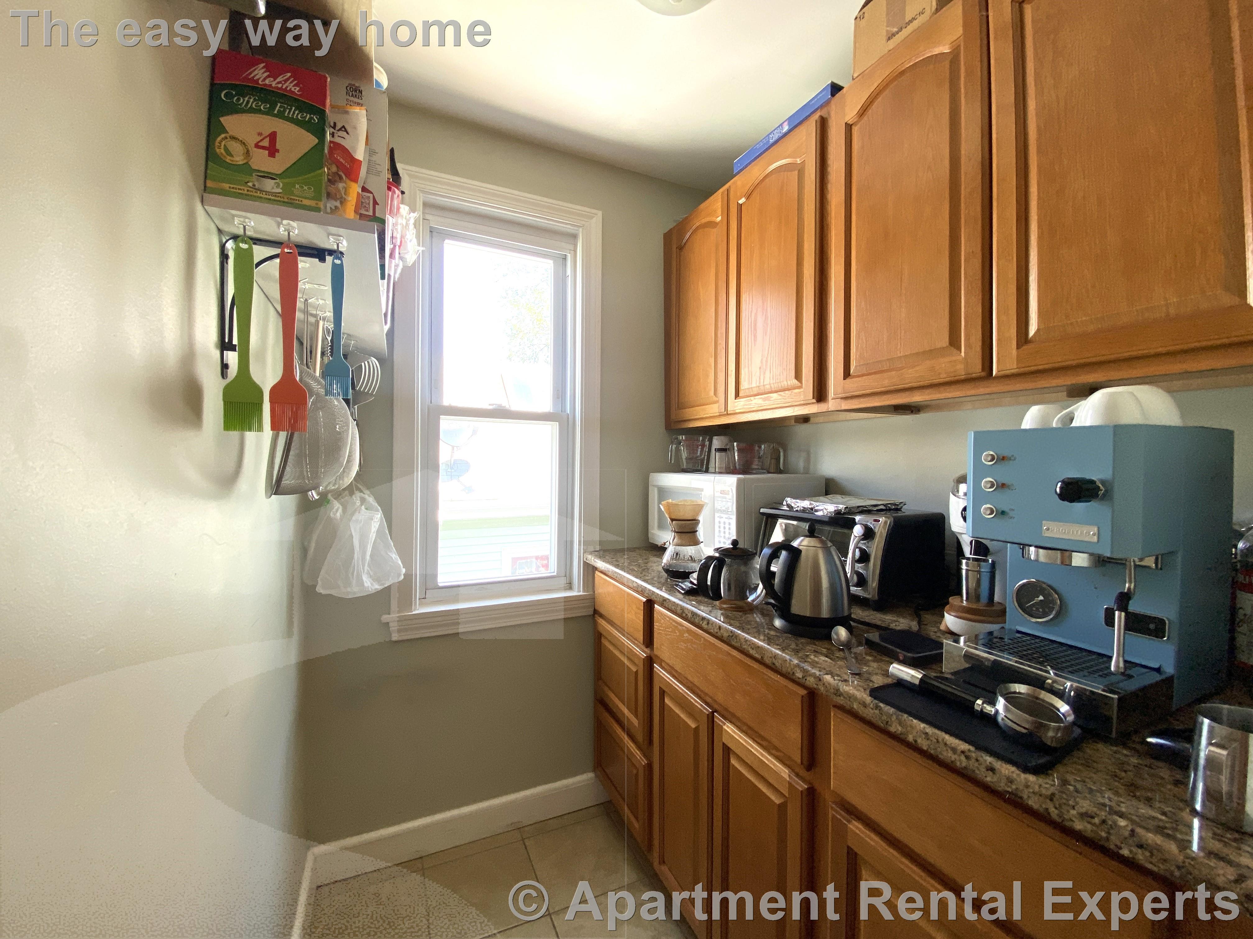 3 bed, 1 bath apartment for rent at 11 Prescott St Unit 3, Union Square — photo 6 of 22
