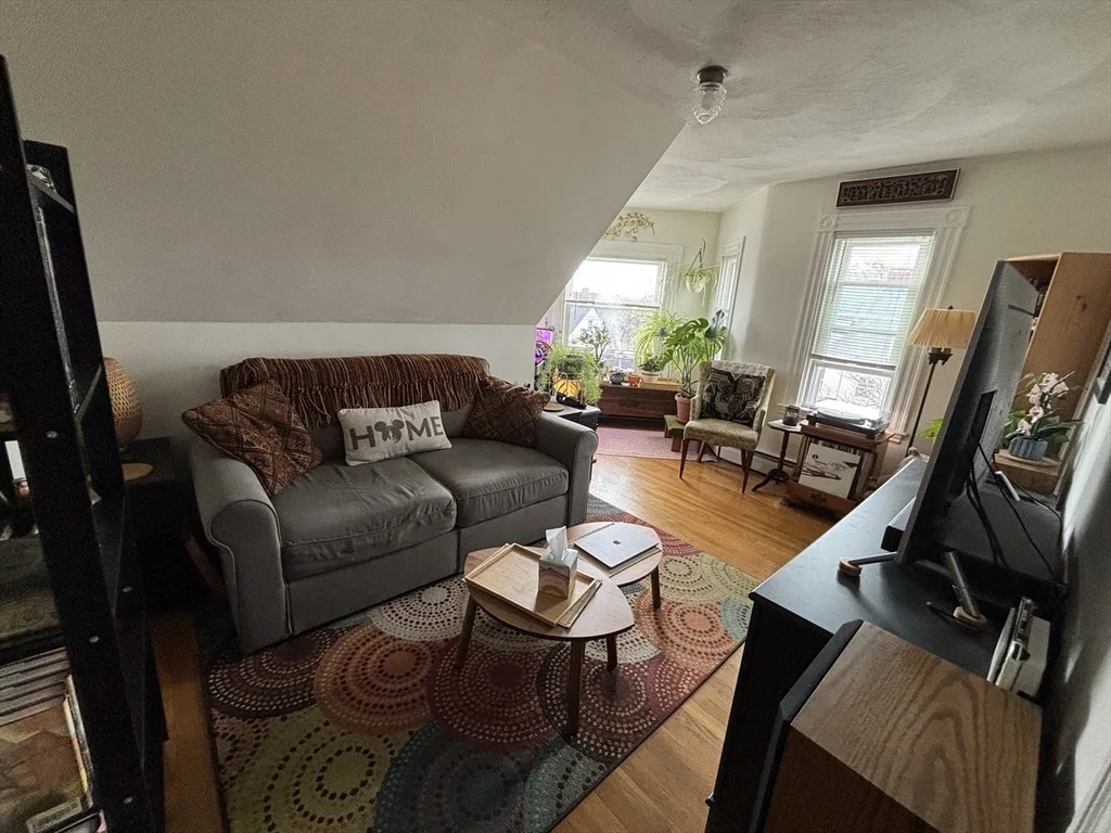 2 bed, 1 bath apartment for rent at 11 Prospect Hill Ave Unit 3, Prospect Hill — photo 5 of 15