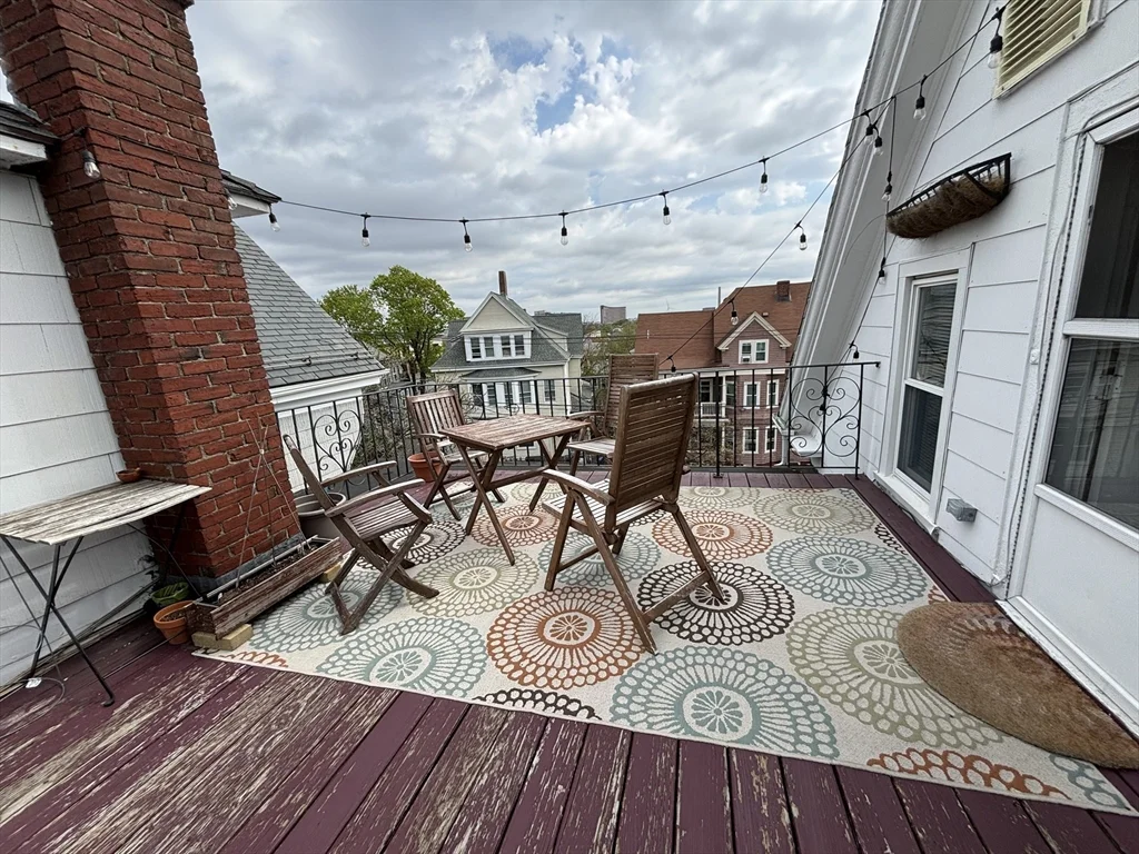 2 bed, 1 bath apartment for rent at 11 Prospect Hill Ave Unit 3, Prospect Hill — photo 2 of 15