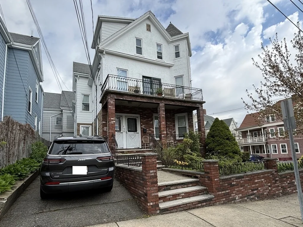 2 bed, 1 bath apartment for rent at 11 Prospect Hill Ave Unit 3, Prospect Hill — photo 1 of 15