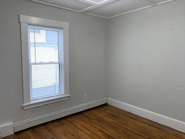 1 bed, 1 bath apartment for rent at 11 Prospect Sq Unit 2, Gloucester — photo 3 of 8