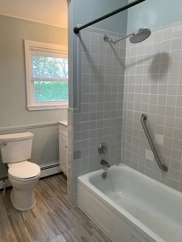 1 bed, 1 bath apartment for rent at 11 Prospect Sq Unit 2, Gloucester — photo 6 of 8