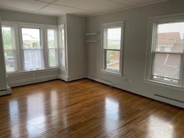 1 bed, 1 bath apartment for rent at 11 Prospect Sq Unit 2, Gloucester — photo 2 of 8