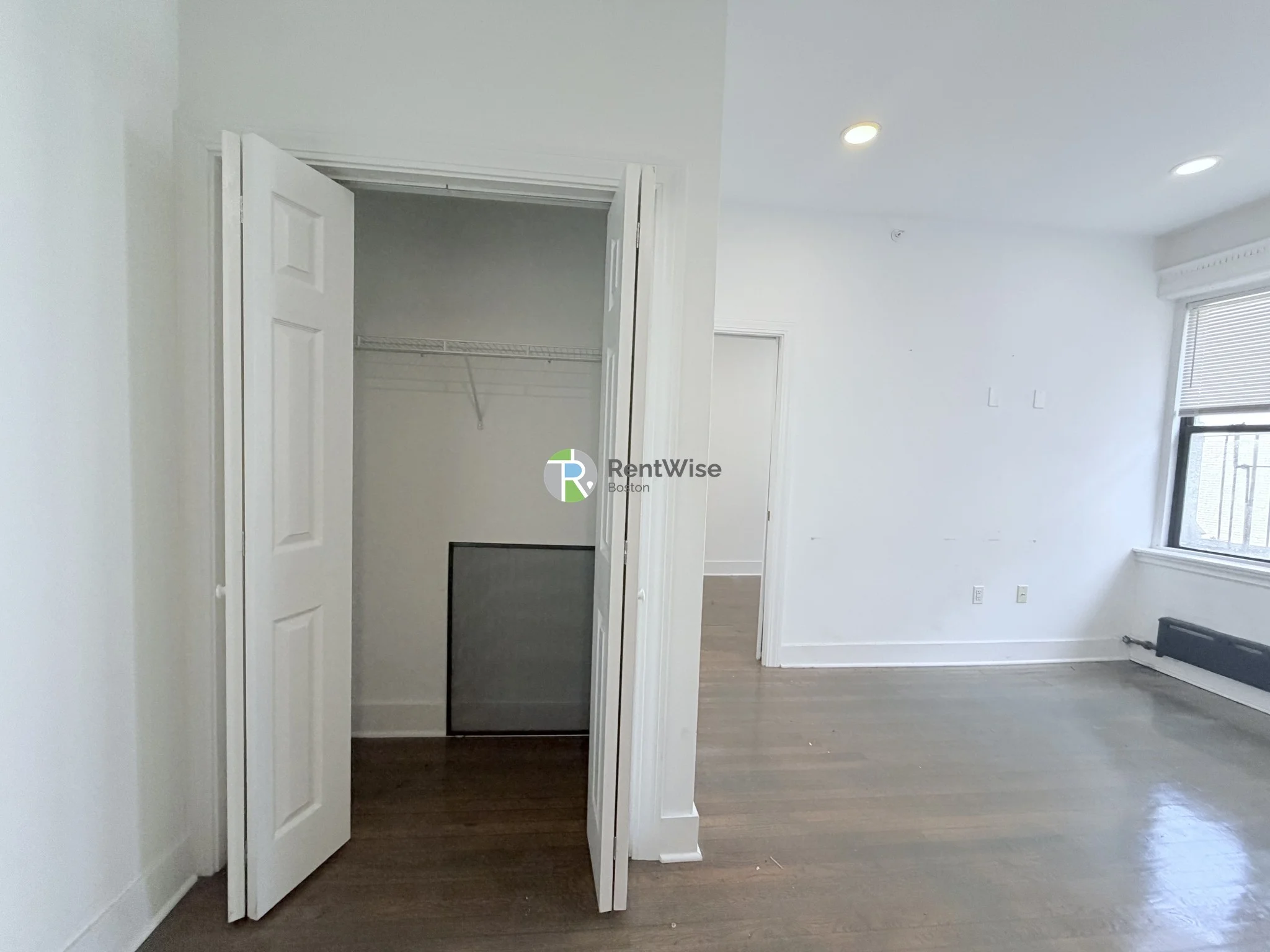 1 bed, 1 bath apartment for rent at 11 Queensberry St Unit 11, Fenway — photo 4 of 9