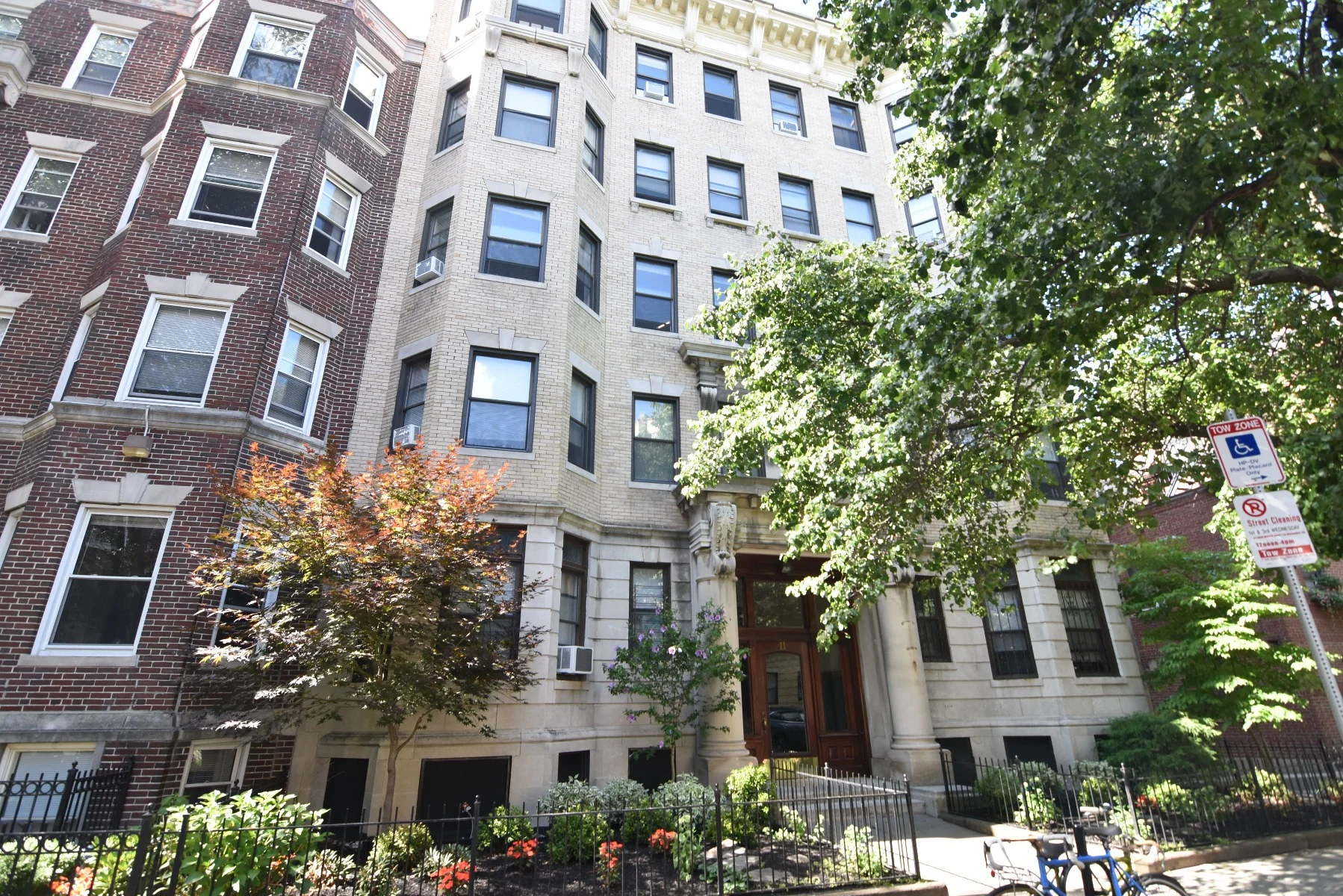 1 bed, 1 bath apartment for rent at 11 Queensberry St Unit 12, Fenway — photo 3 of 4