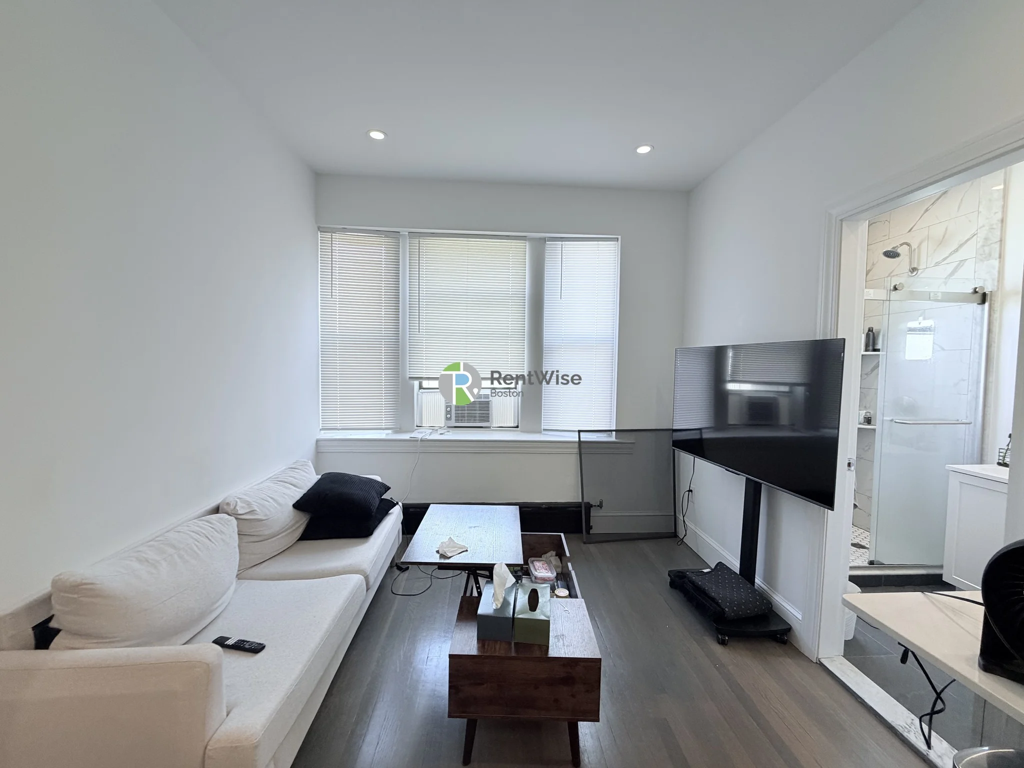 Studio bed, 1 bath apartment for rent at 11 Queensberry St Unit 19, Fenway — photo 6 of 10