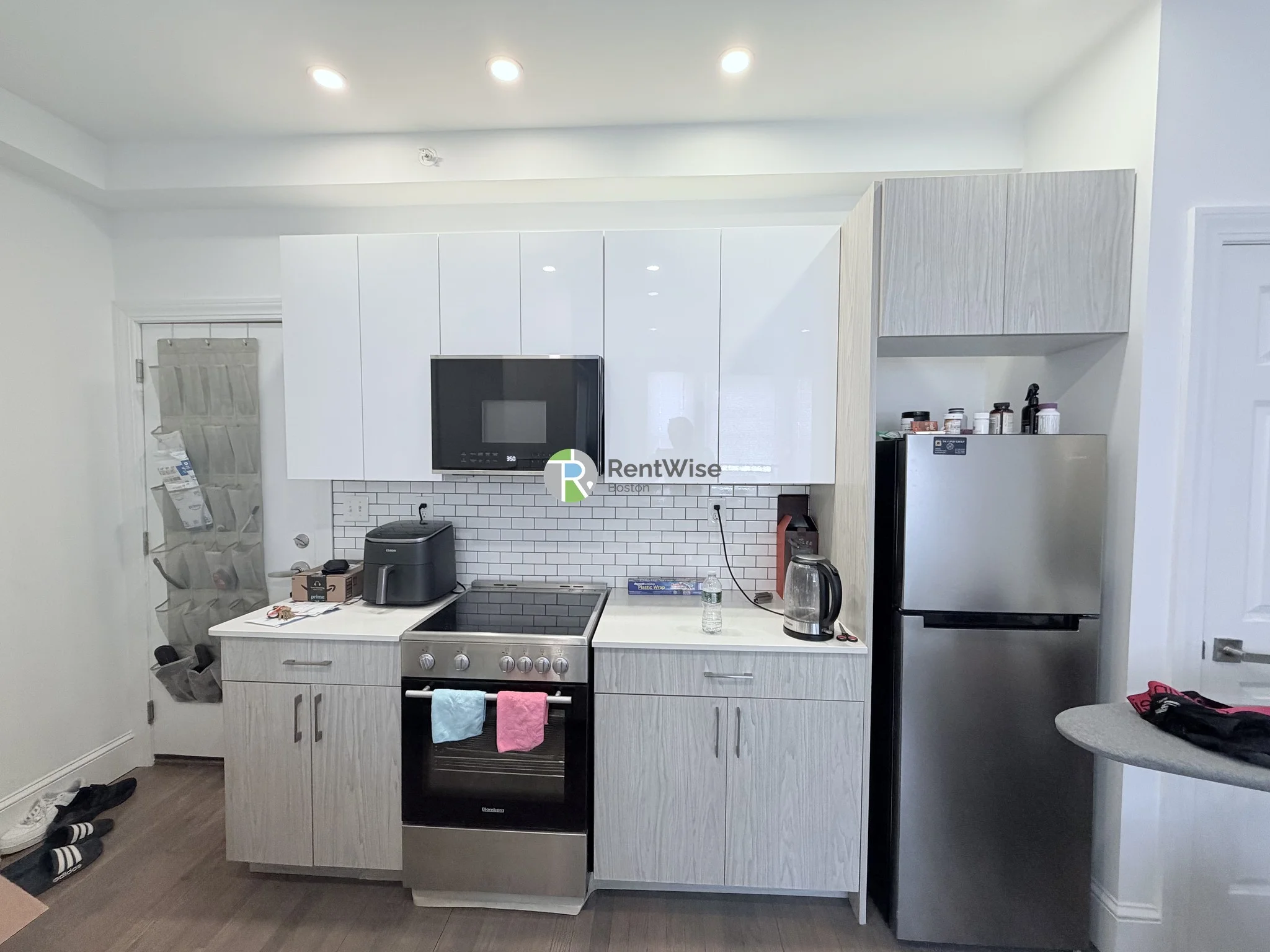 Studio bed, 1 bath apartment for rent at 11 Queensberry St Unit 19, Fenway — photo 4 of 10