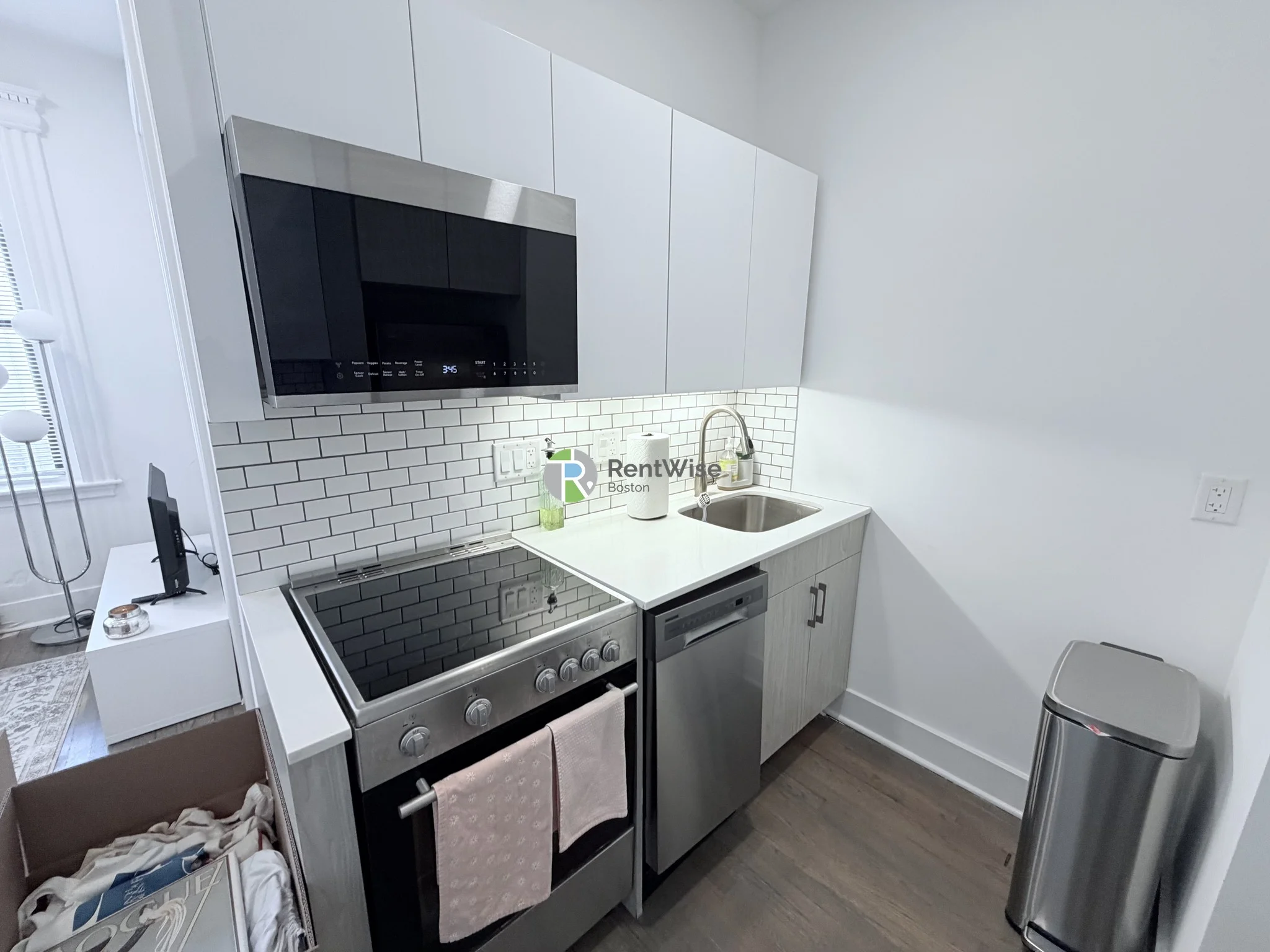 1 bed, 1 bath apartment for rent at 11 Queensberry St Unit 35, Fenway — photo 3 of 13