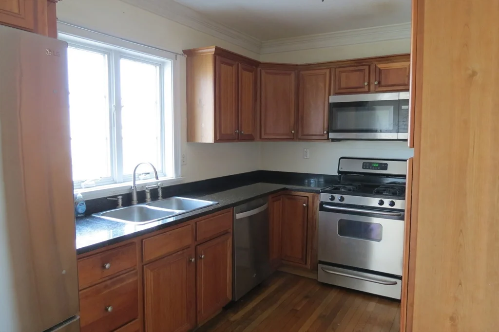 2 bed, 2 bath apartment for rent at 11 Railroad Ave Unit B5, Salisbury — photo 5 of 24