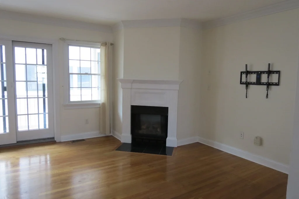 2 bed, 2 bath apartment for rent at 11 Railroad Ave Unit B5, Salisbury — photo 10 of 24