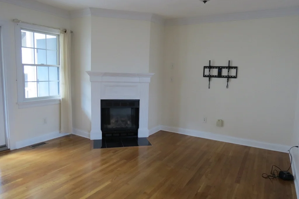 2 bed, 2 bath apartment for rent at 11 Railroad Ave Unit B5, Salisbury — photo 8 of 24