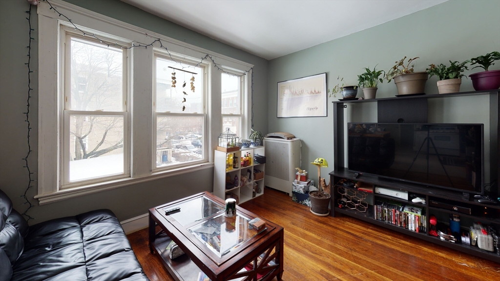 4 bed, 2 bath apartment for rent at 11 Ransom Rd Unit 2, Boston — photo 6 of 14