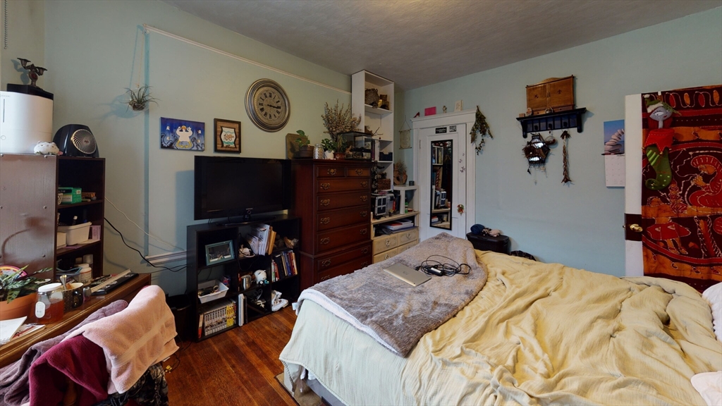 4 bed, 2 bath apartment for rent at 11 Ransom Rd Unit 2, Boston — photo 5 of 14