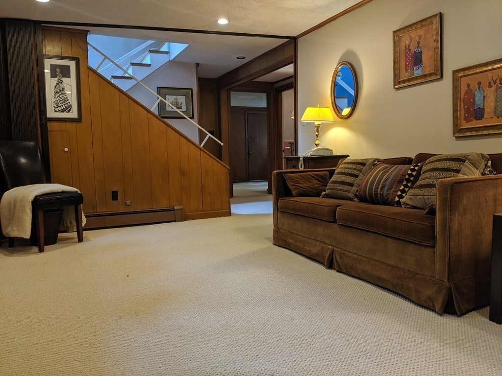 4 bed, 3 bath apartment for rent at 11 Renee Ter, Newton — photo 10 of 20
