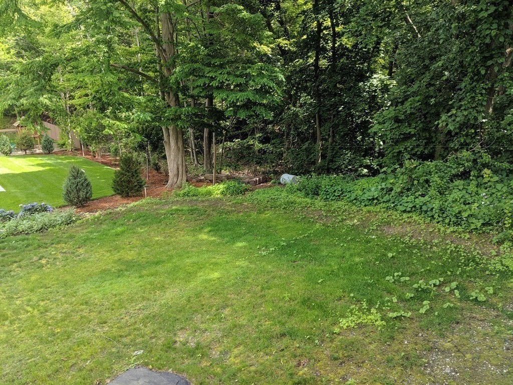 4 bed, 3 bath apartment for rent at 11 Renee Ter, Newton — photo 18 of 20